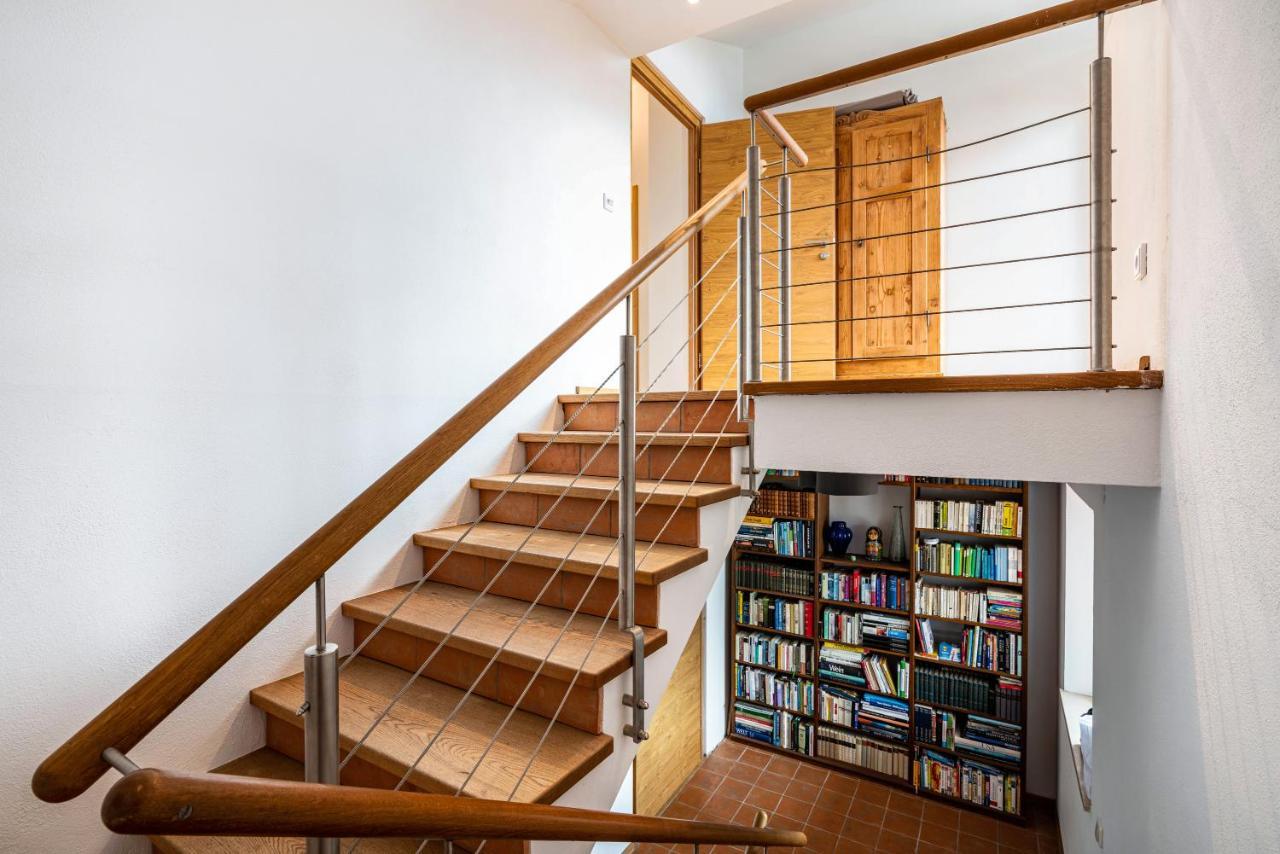Apartment Am